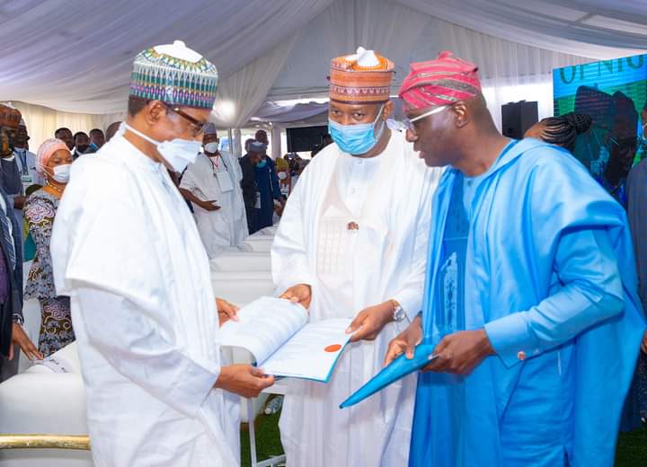 President Buhari, Lagos State Governor,  Babatunde Sanwo-olu and the Honourable Minister of Aviation ...